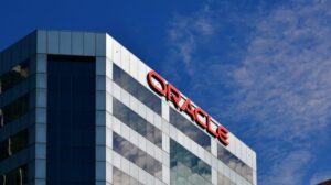 Oracle 제로데이 악용한 ShinyHunters, 고등교육권 침투 경고